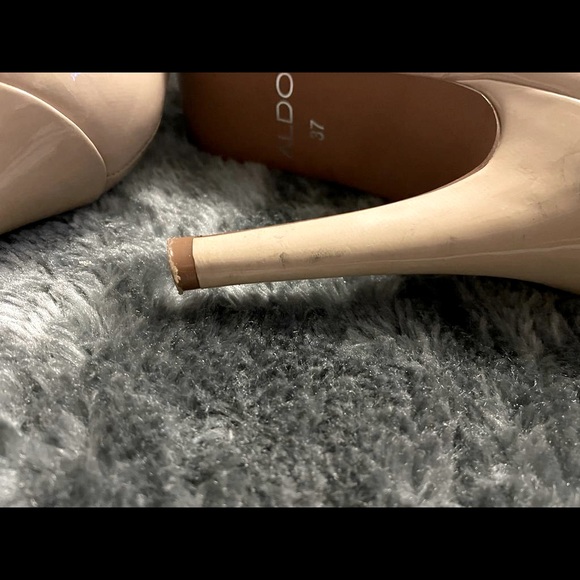 Nude Round Toe Pumps 👠👠 - Picture 5 of 7